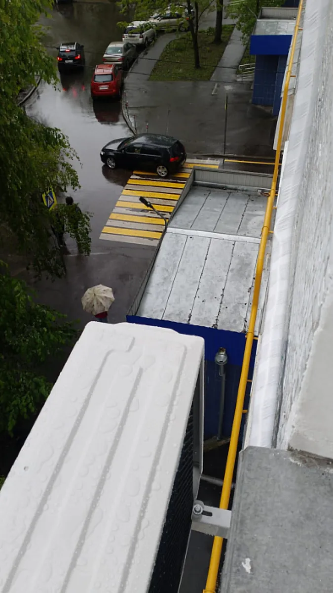 Hisense M
                                                N
                        -67162